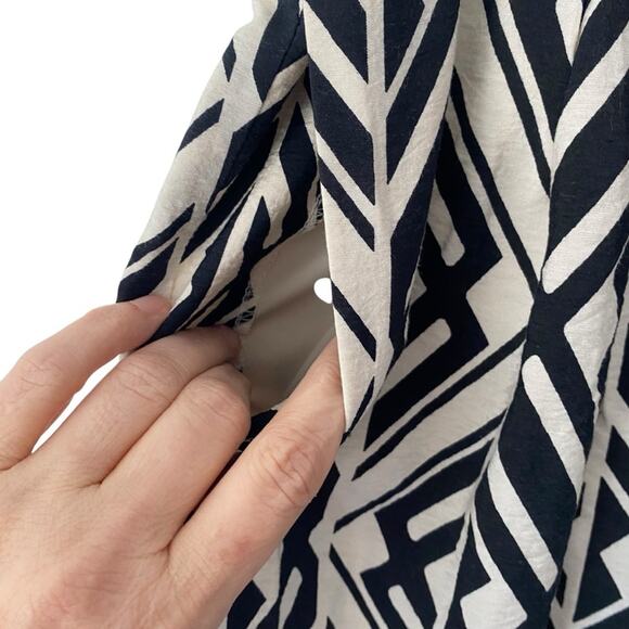 Banana Republic Pleated High Waist Wide Leg Black Cream Pants Nwot size 6 - Picture 4 of 9